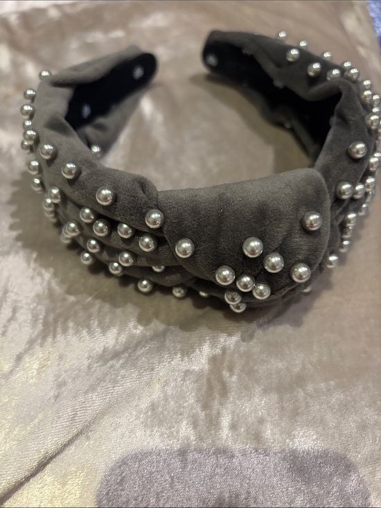 Lele Sadoughi Accessories - Lele Sadoughi Gray Velvet Pearl-Stud Headband